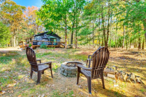 Walk to Bear Creek Lake Gem with Kayaks and Fire Pit